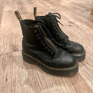 Women’s Size 7 Sinclair Platform Dr. Martens